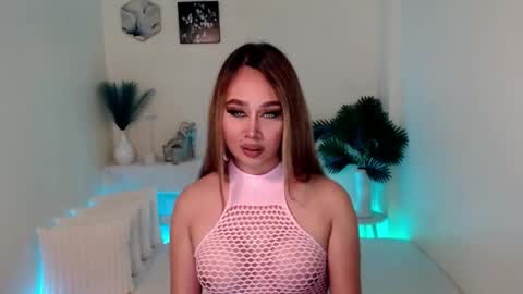 WET AND WILD YHANNA online show from September 18, 4:07 am