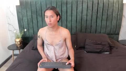 Snapshot of simon_durand chatting on March 6, 3:42 am SImon Duran online show from March 6, 3:42 am