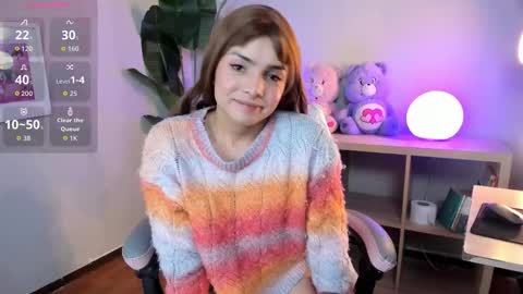 simone_sky online show from January 13, 8:06 pm