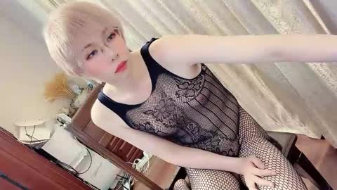 Sissy Ada online show from May 26, 2:14 pm