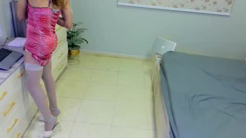 D i f a  Ana Arbeh shemale online show from January 10, 9:04 am