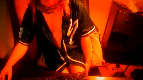 red online show from March 17, 6:04 am