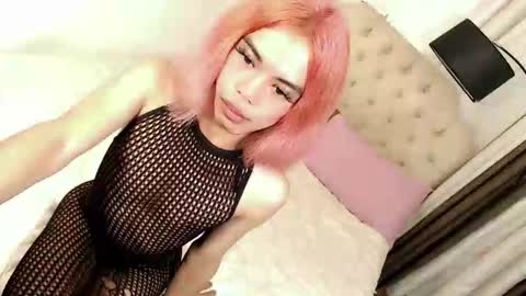 skinnytrans69 online show from May 27, 2:03 pm
