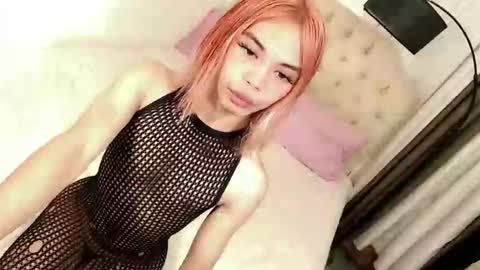 skinnytrans69 online show from May 30, 2:04 pm