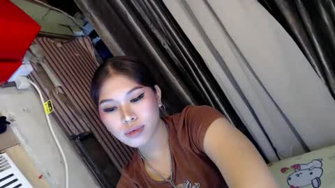 Snapshot of sky_fox_sweetxx chatting on February 22, 2:30 pm online show from February 22, 2:30 pm
