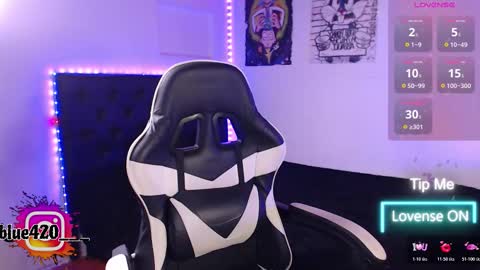 blue online show from November 17, 11:48 pm