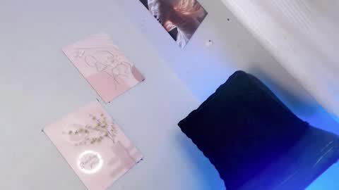 slutnextdoor28 online show from May 5, 1:28 pm