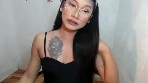  Lovie  online show from February 6, 6:35 pm