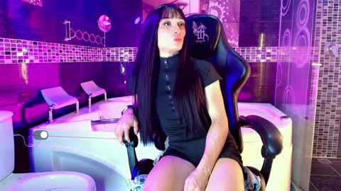 Small Hot19 online show from May 27, 10:23 am