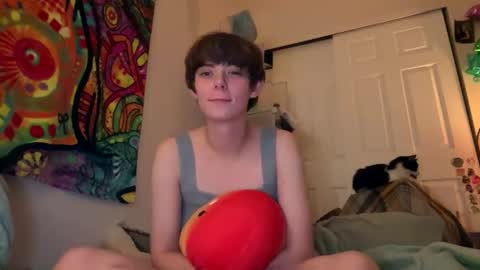 smalltshbigtits online show from December 1, 12:40 pm