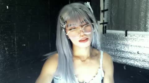snoky_serna online show from April 24, 12:30 pm