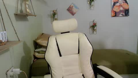 snow_2000 online show from November 14, 3:42 pm