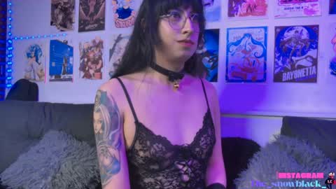 Snow and Bubble online show from May 15, 6:49 pm