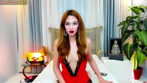 Sofie online show from May 11, 6:05 pm