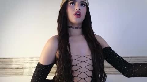 Sophia online show from November 30, 10:45 pm