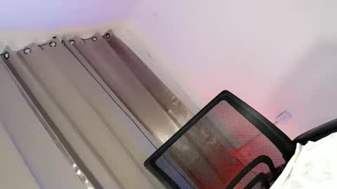sophia_walker18 online show from April 29, 6:47 pm