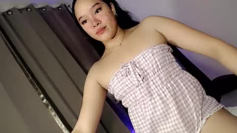 sophia_walker18 online show from May 3, 11:48 am