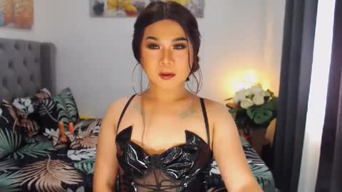 sophia will  make u day  online show from December 5, 2:58 am