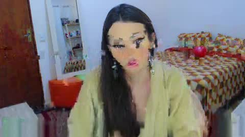 Sophie Fantasys online show from May 18, 7:30 pm