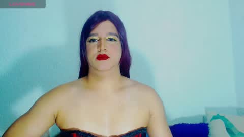 sophiehillsxo online show from May 12, 6:33 am