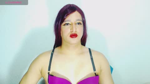 sophiehillsxo online show from May 16, 10:36 am