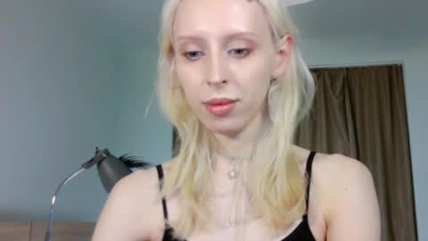 sora999999999 online show from May 27, 8:28 pm