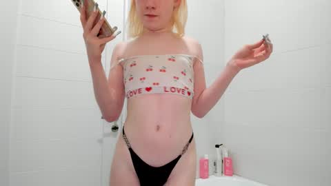 soska_albinosk online show from November 30, 8:44 pm