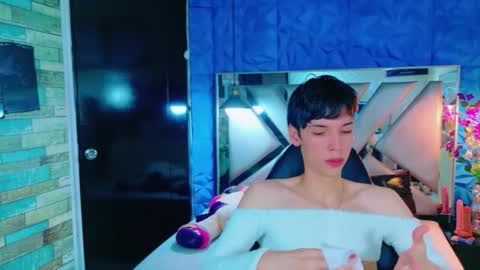 stefany piink online show from May 27, 12:46 pm