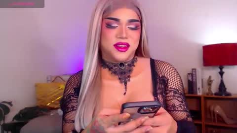 CALL ME STELLA online show from November 12, 2:57 am