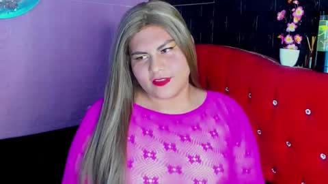 Snapshot of sussan__dirty chatting on October 22, 12:01 am Sussan online show from October 22, 12:01 am