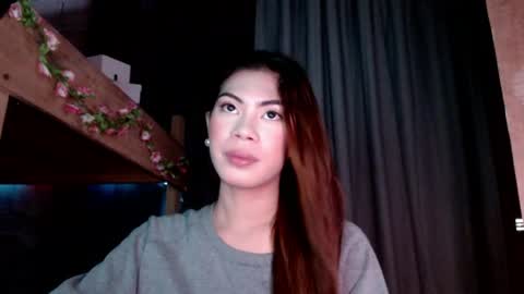 sweet_vell online show from May 15, 10:40 pm