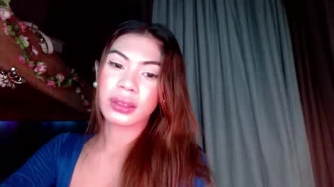 sweet_vell online show from May 22, 5:53 pm