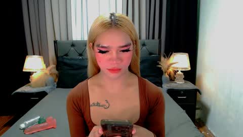 bea takashi  online show from April 25, 1:41 pm