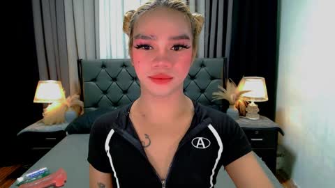 bea takashi  online show from May 7, 10:11 am