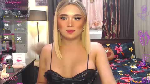 Snapshot of sweetbella118 chatting on December 8, 5:01 pm bella online show from December 8, 5:01 pm