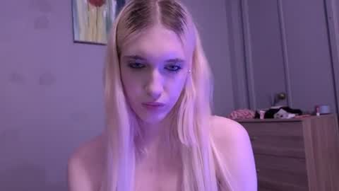 sweetcrystalll online show from July 17, 11:44 pm
