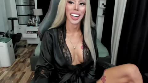 CANDACE online show from May 4, 1:27 pm