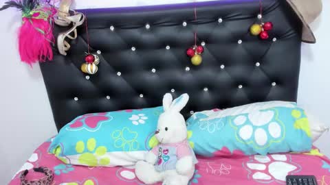 Snapshot of sweetsamy39715 chatting on December 10, 3:33 pm sweetsamy39715 online show from December 10, 3:33 pm
