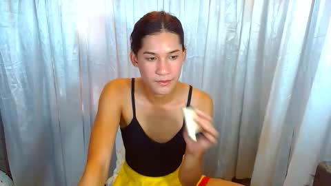 sweetvictoria2000 online show from May 9, 8:32 am