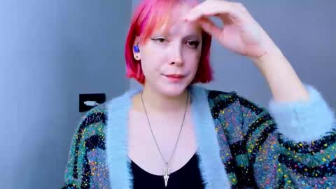Snapshot of tenebrise chatting on October 11, 7:33 am Kira online show from October 11, 7:33 am