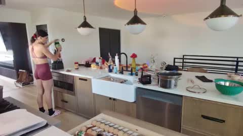 babygirlmami online show from February 13, 10:50 pm