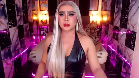 Paula online show from December 1, 6:05 am