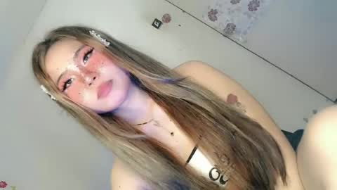 tight_elliana online show from April 29, 2:38 am