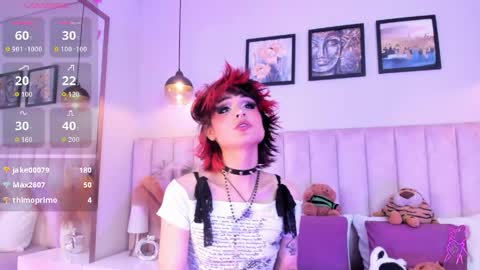 Tracy  online show from May 9, 9:30 pm