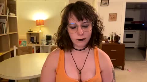 Snapshot of transcumchalice chatting on September 13, 1:44 am Mercy online show from September 13, 1:44 am