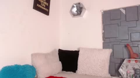 trinity_knox online show from October 15, 4:29 pm