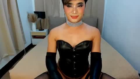 YOUR MISTRESS online show from May 13, 7:39 am