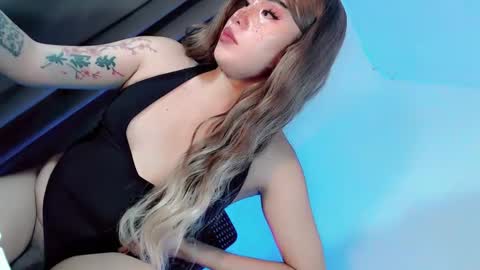 Julian online show from February 22, 6:52 pm