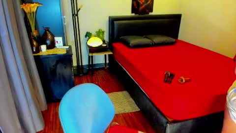 Kylee-  will make your  day  online show from May 7, 9:33 pm