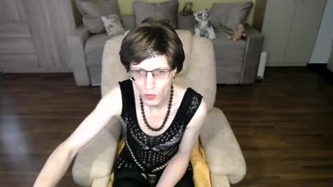 Clementine online show from May 7, 10:11 am